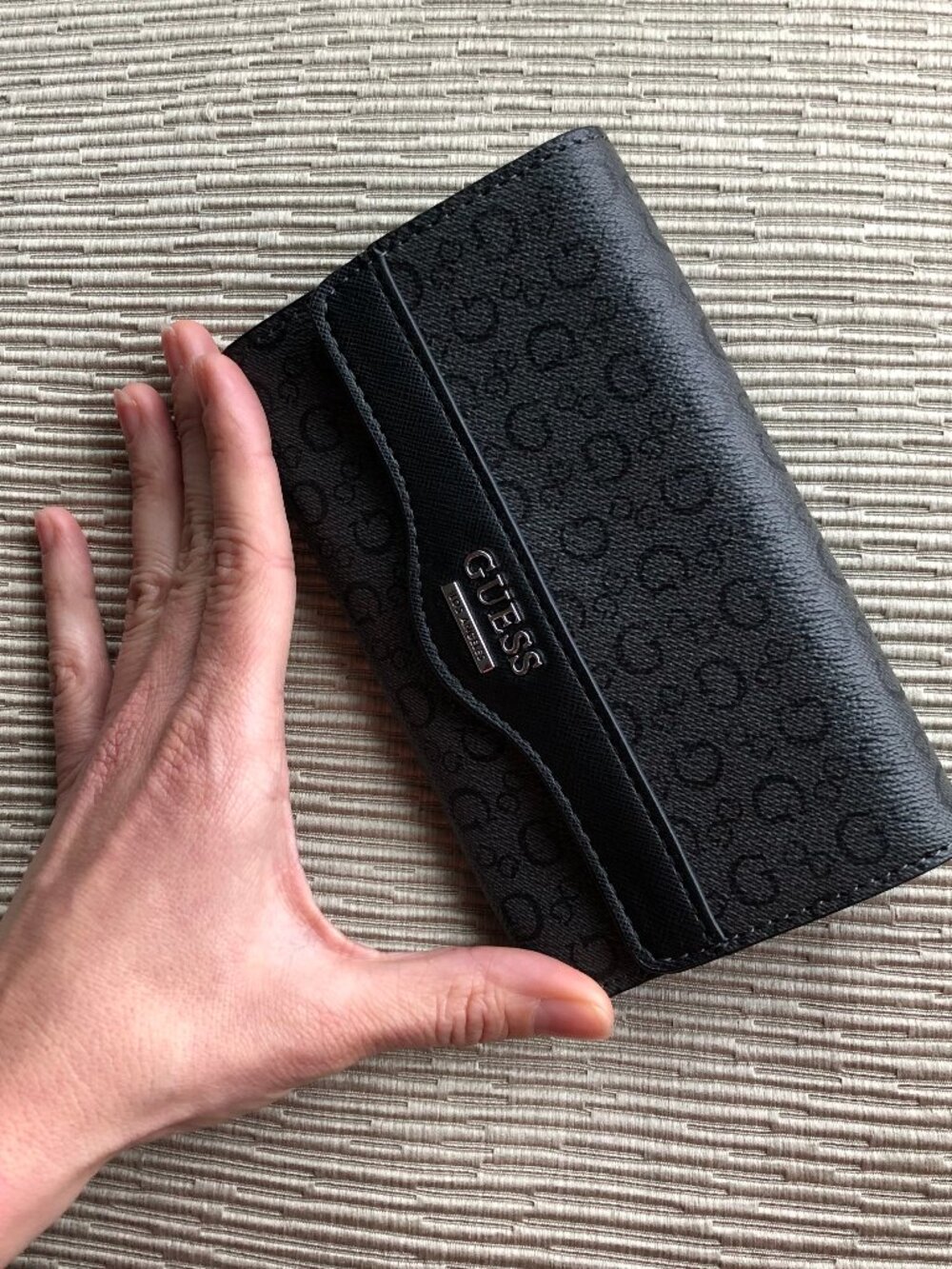 ~ Brand New In Original Packaging! ~ Guess Logo Wallet ~ GUESS Los Angeles ~~